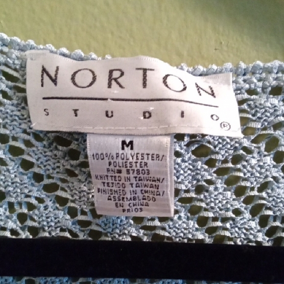 Womans M Norton Studio Powder Blue Cropped Open-Knit Cardigan Buttoned - Picture 2 of 4
